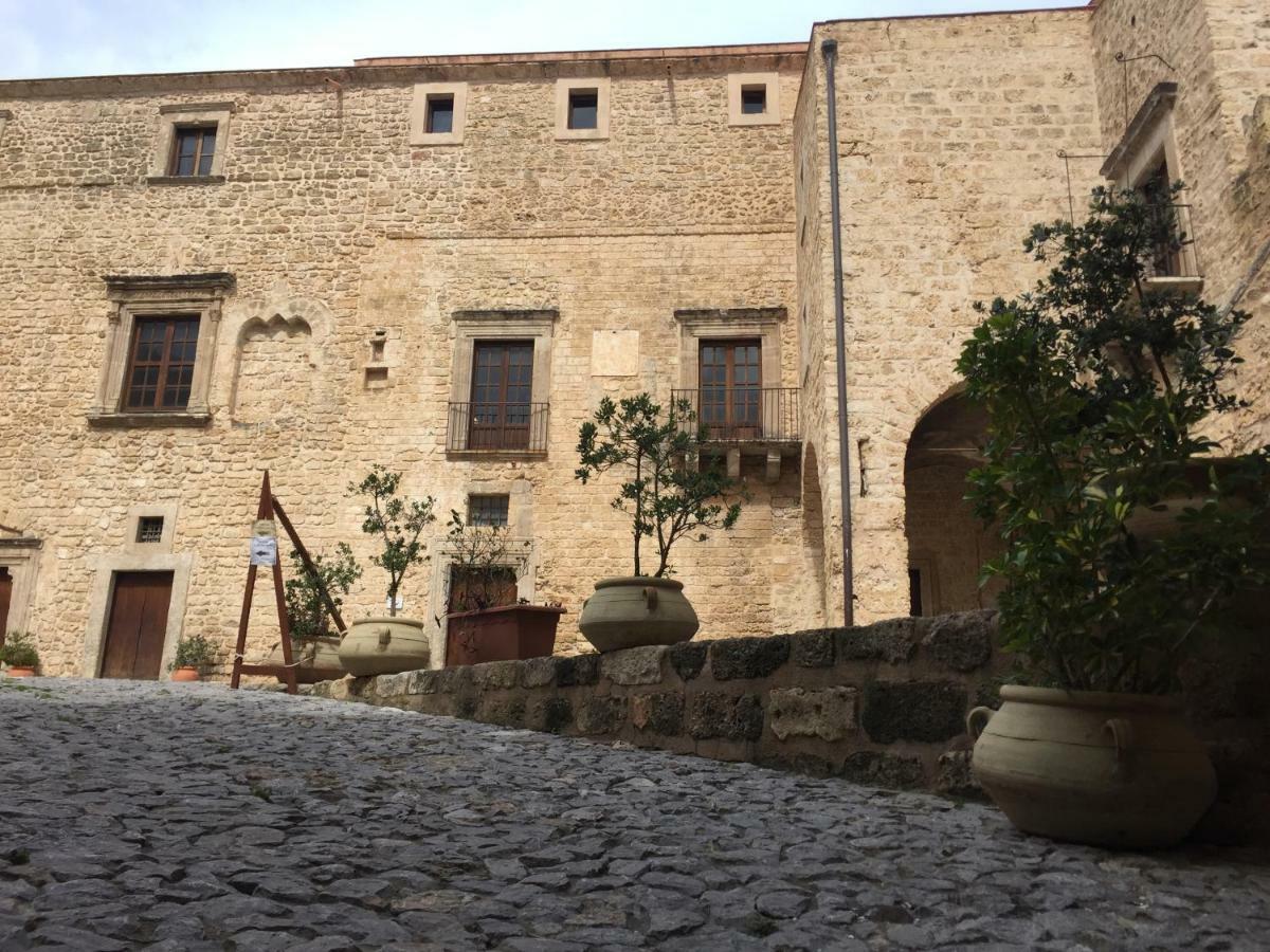 A Casa Di Giuseppe 2 Bed & Breakfast Carini Exterior photo